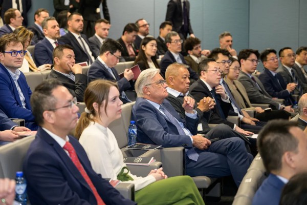 1774404534733074566.jpg 2026 New Quality Productive Forces & Cross3.jpg